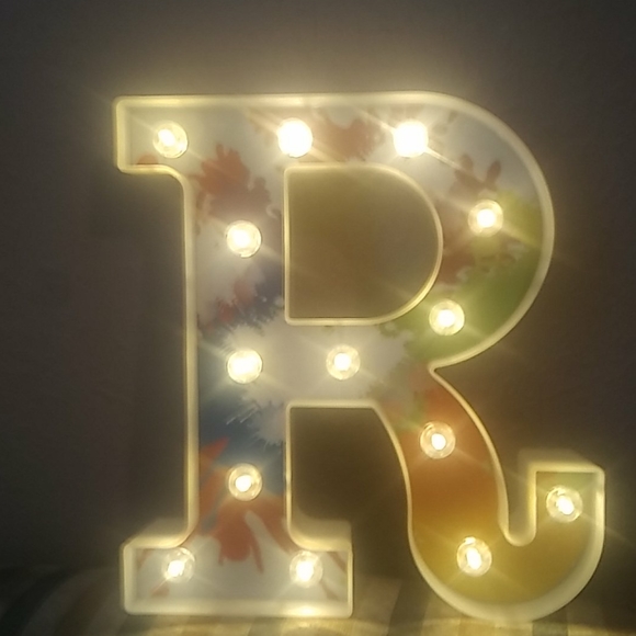 Light up R decor - Picture 2 of 2